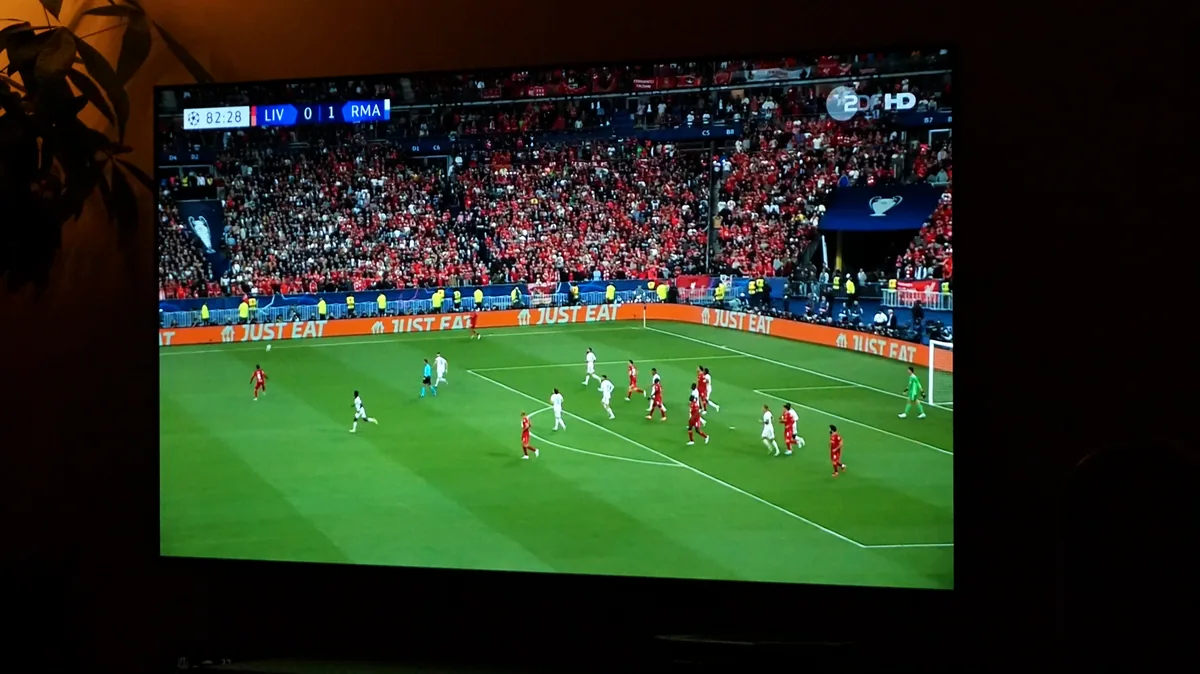 Sky l&auml;uft in der Kupferkanne